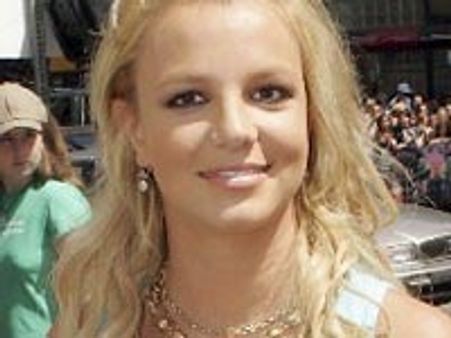 Britney wears magical ring to boost confidence