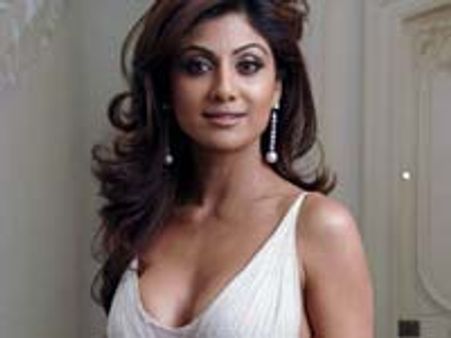 Shilpa Shetty to go bald for Sarath
