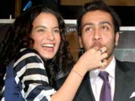 Shekhar Suman yells at Kangana Ranaut