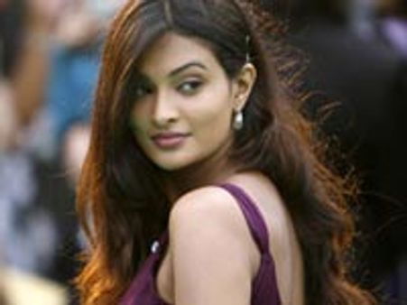 Sayali desperate to make a comeback