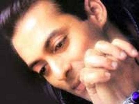 Salman cycling to go shirtless