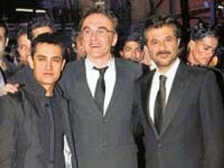 Aamir was a surprise guest at Slumdog party