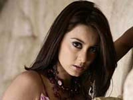 Minissha gone under the knife?
