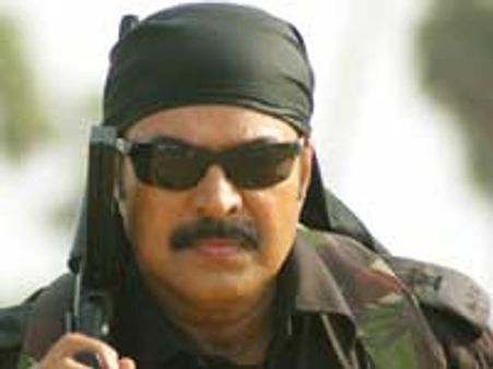 Superstars deny jobs for technicians