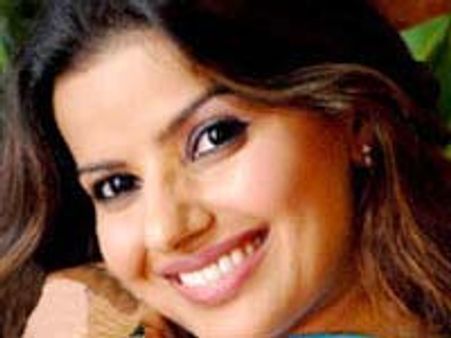 Madhoo to make it big in Kannada