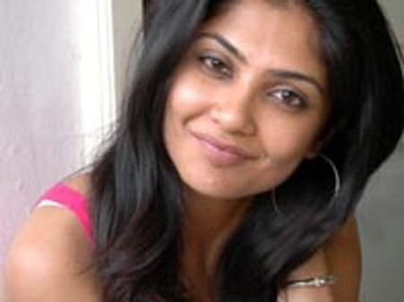 Kamalini ready to expose