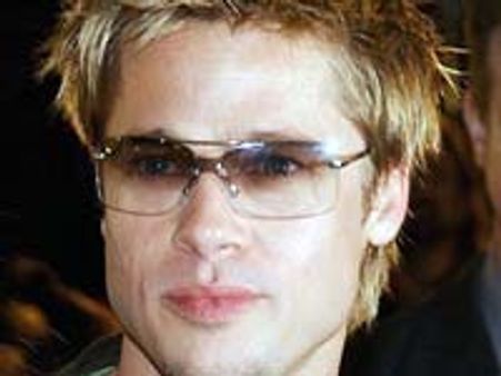 Brad Pitt secretly lusting after Aniston!!!