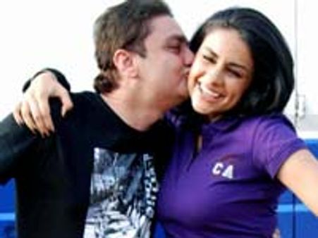 Gul Panag and Vinay Pathak do a lip lock