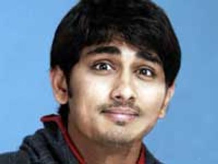 Siddharth comes with his Oye