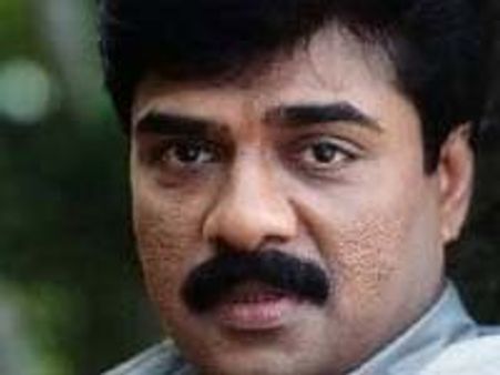 Manikuttan in Panthaya Thamburan