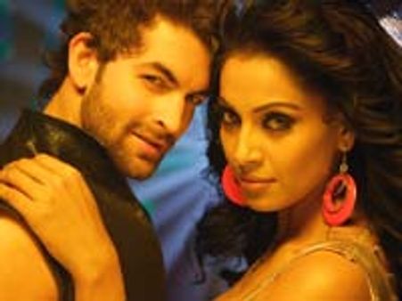 Neil Nitin admires Bipasha