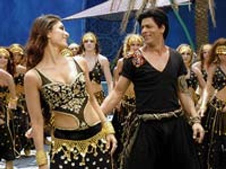 MNS workers disrupt the screening of Billu