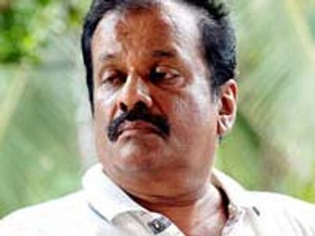 Bharya Oru Suhruth to finally release