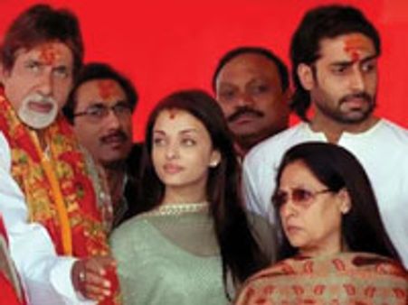 The Bachchans get together for Delhi-6