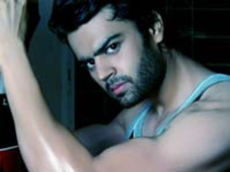 Manish keeps his mobile in his socks