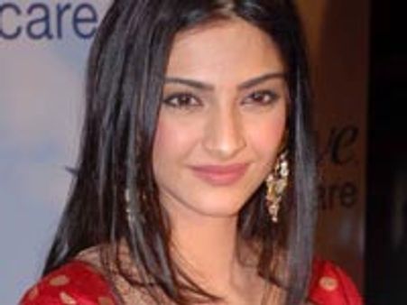 It's raining praises for Sonam