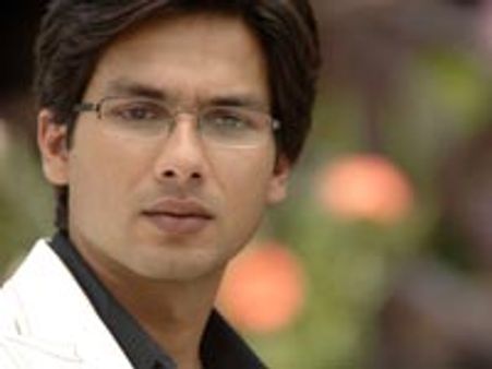 Shahid leaves out ex-girlfriend Kareena