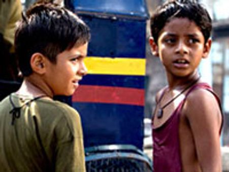 Slumdog child actor beaten up by father