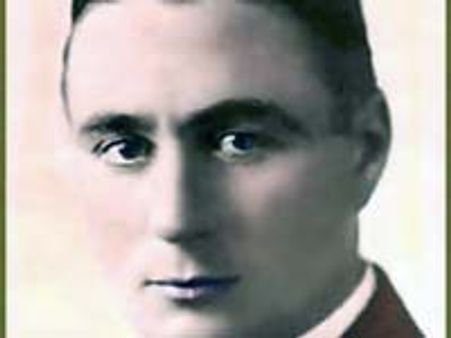 Charlie Chaplin's son dies at 82