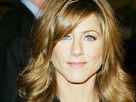 Aniston helps Owen Wilson win back lost love