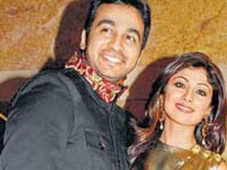 Shilpa and Raj spend 1 crore Royals' music video