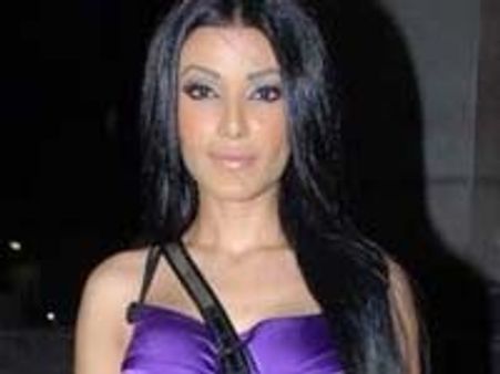 Koena's sizzling performance earns her a perfect 30