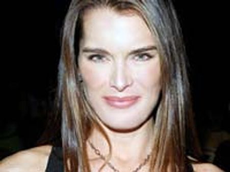 Brook Shields reveals eyelash faux pas