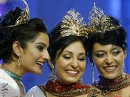 Pooja Chopra crowned Femina Miss India 2009