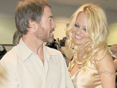 Pamela's beau meets kite surfing accident