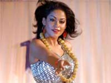 Punnami Nagu – Review