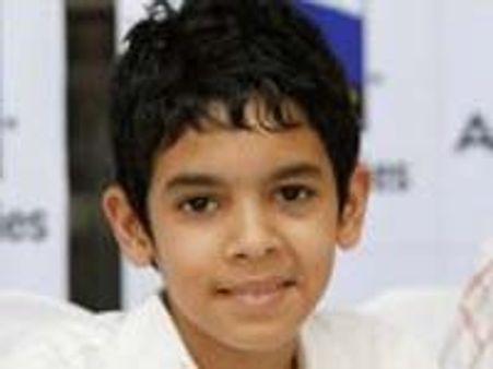 Slumdog kid as junior Shahrukh