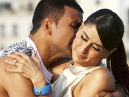 Kambakkht Ishq a remake of Kamal Hassan film