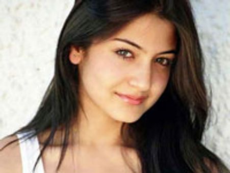 Anushka pairing with Shahid Kapoor