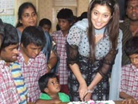 Lakshmi Rai to spread her charm in Mumbai