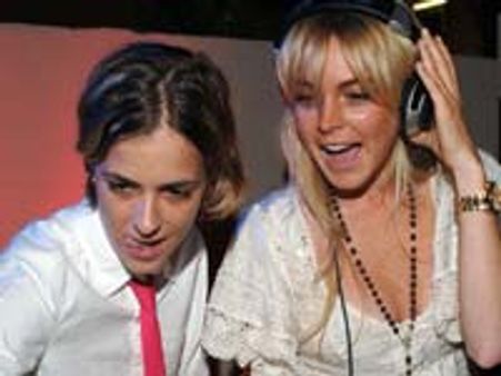 Ronson doing great without Lindsay!