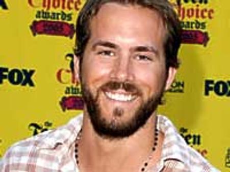 Ryan Reynolds to go on a date for charity