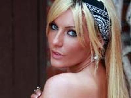 Hugh Hefner in love with Crystal Harris