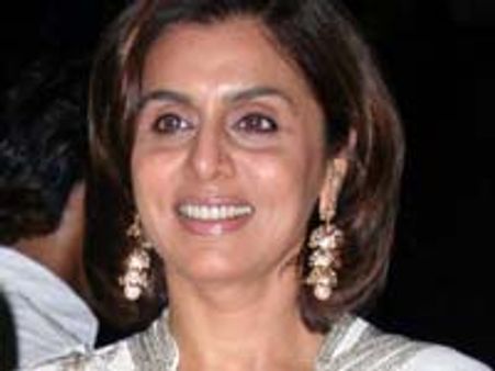 Neetu Singh with Deepika in Love Aaj Kal