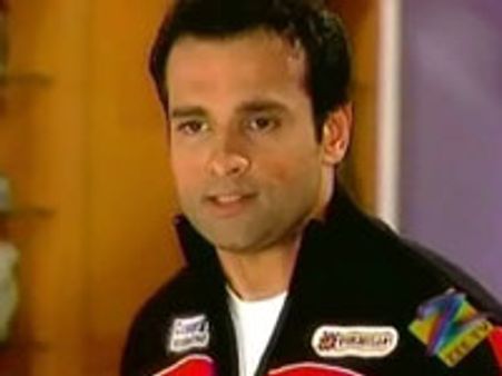 Rohit Roy slapped with court notice