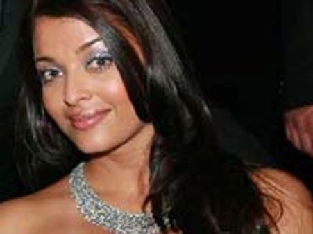 Aishwarya throws Sonam out of Cannes?
