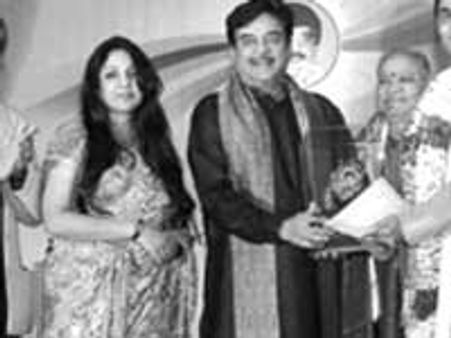 Shatrughan tells Shekar Suman to shut up