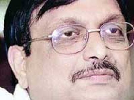 Yandamuri finally dons the paint