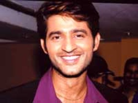 Hiten is back on Kitani Mohabbat Hai