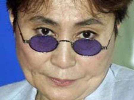 Yoko Ono honoured with Niagara Falls key