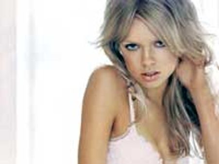 Sophie Monk 'taken to hospital after 'car crash'