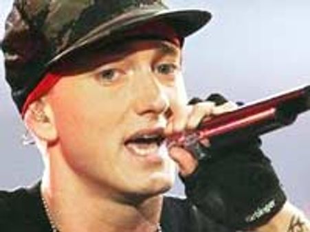 Eminem's hotel room robbed during MTV Awards