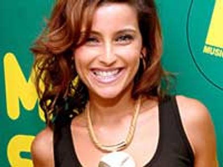 Nelly Furtado releasing her first Spanish album