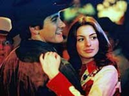 Hathaway, Gyllenhaal may reunite for new film