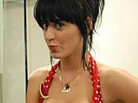 Katy Perry not to give up kissing girls in fear of swine flu