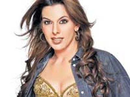Pooja Bedi's advice to Shiney's wife